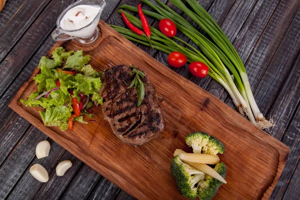 Tamogavok Steak Juteux Appétissant Viande Cheval Sur Table Pour Design — Photo