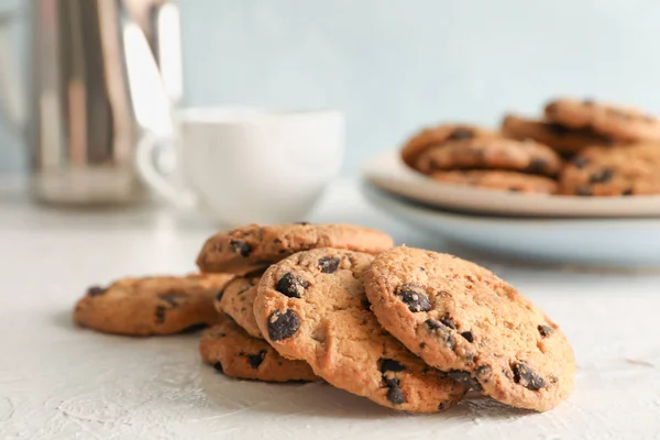 Biscuits Aux Pépites Chocolat Maison Sur Fond Gris Gros Plan — Photo