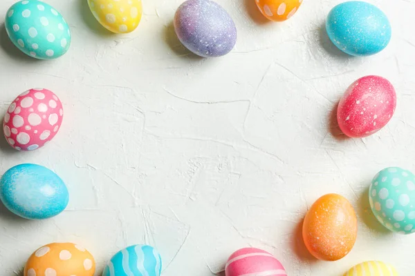 Paskalya Yumurtaları Renkli Arka Plan Üzerinde Dekore Edilmiştir Metin Için — Stok fotoğraf