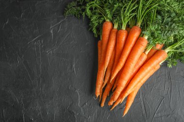 Olgun havuç siyah tablo, metin için yer