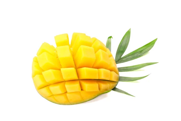 Mango fresco con hoja de palma aislada sobre fondo blanco, primer plano — Foto de Stock