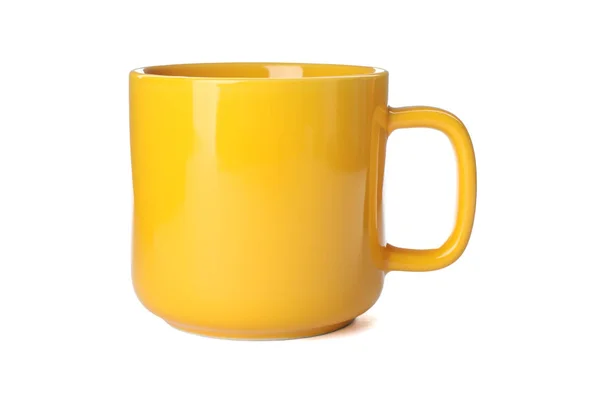 Beyaz arka plan üzerinde izole boş seramik kupa