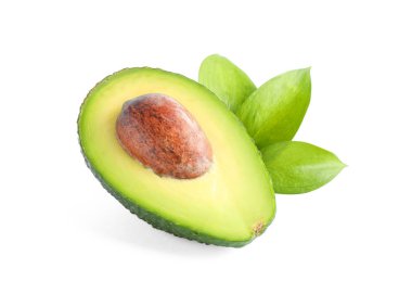 Olgun beyaz arka plan üzerinde izole yaprakları ile avokado kesti. Sağlık