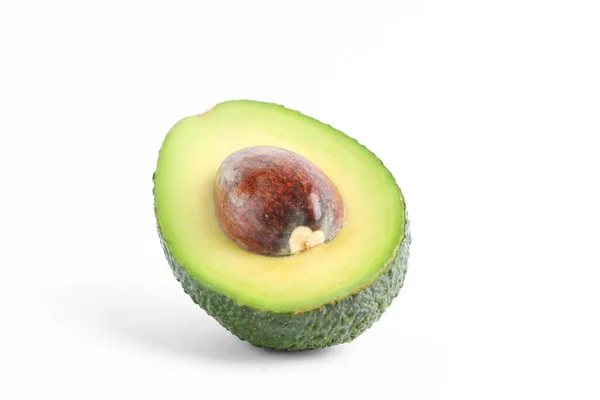 Mogen skuren avokado isolerad på vit bakgrund. Hälsosam mat — Stockfoto