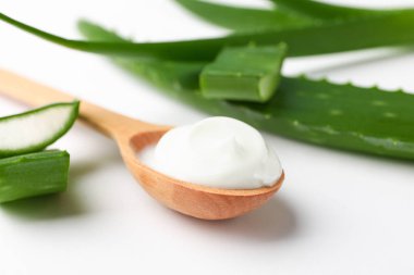 Beyaz backgrou doğal tedavi aksesuarları ile Kompozisyon