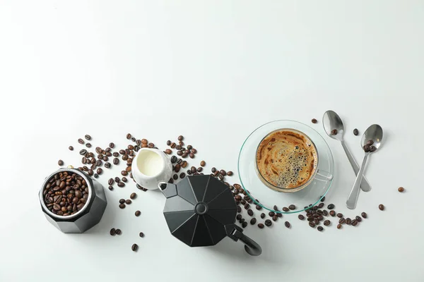 Flat Lay sammansättning med kaffe tid tillbehör på vit att — Stockfoto