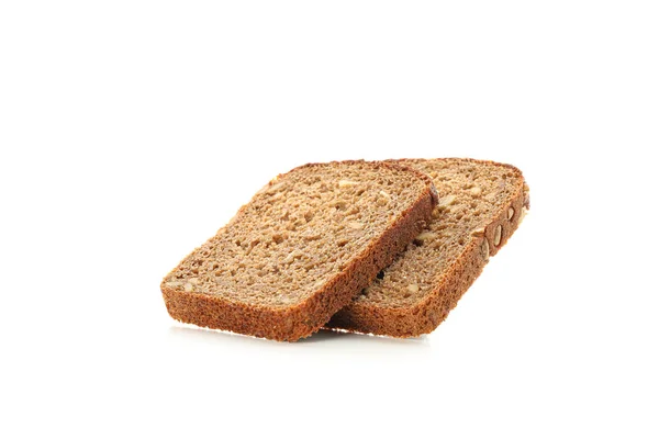 Roggebrood stukken geïsoleerd op witte achtergrond. Bakkerijproducten — Stockfoto