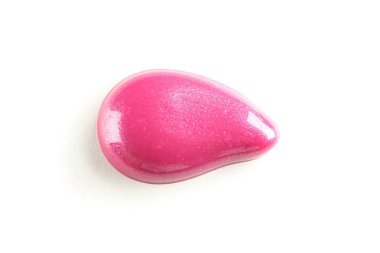 Dudak parlatıcısı beyaz arka plan üzerinde izole. Makyaj ürünleri