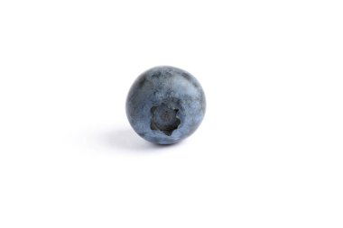 Taze yaban mersini beyaz arka plan üzerinde izole, yakın