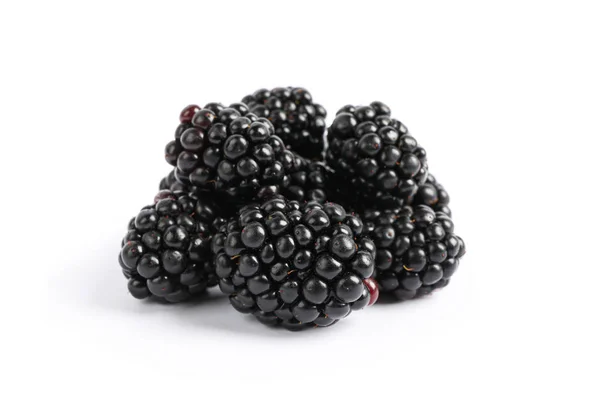 Fresh blackberry isolated on white background, close up — Stock Photo, Image