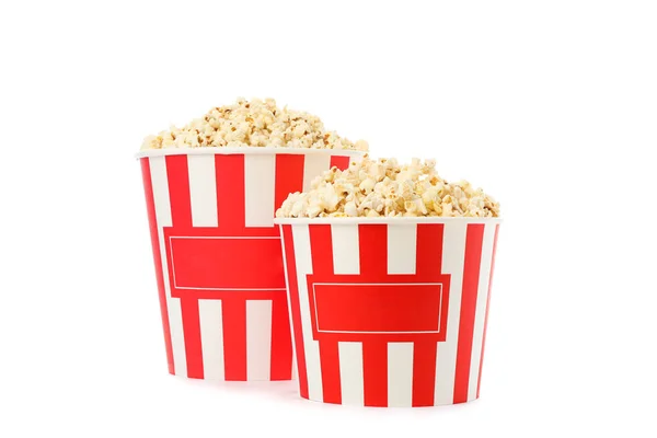 Randiga skopor med popcorn isolerad på vit bakgrund — Stockfoto