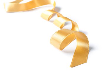 Altın şerit beyaz arka plan üzerinde izole. Hediye konsepti