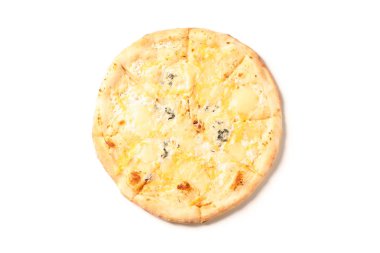 Beyaz arka planda izole lezzetli peynir pizza, üst görünümü