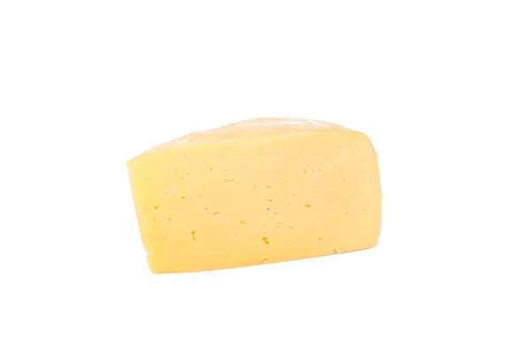 Pedaço de queijo isolado no fundo branco — Fotografia de Stock