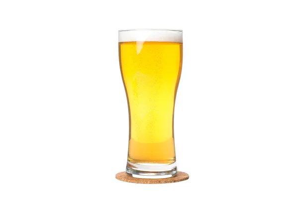 Bicchiere di birra isolato su sfondo bianco — Foto Stock