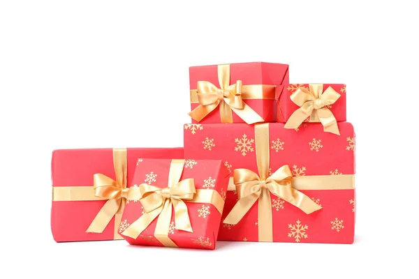 Geschenkboxen mit goldener Schleife isoliert auf weißem Hintergrund — Stockfoto