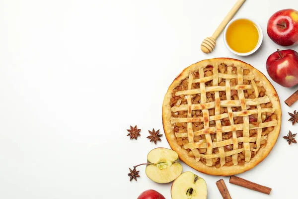 Composition Avec Tarte Aux Pommes Savoureuse Sur Fond Blanc Vue — Photo