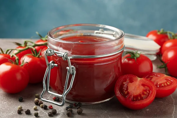 Tomates Rojos Frescos Salsa Cerca Hortalizas Maduras — Foto de Stock