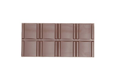 Beyaz arka planda izole edilmiş lezzetli çikolatalar.