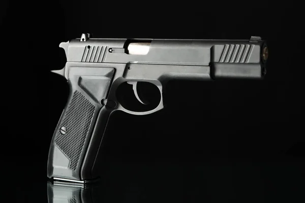 Pistole Isoliert Auf Schwarzem Hintergrund Selbstverteidigungswaffe — Stockfoto