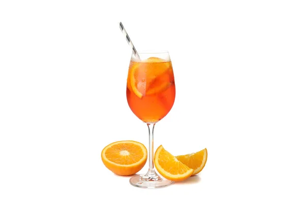 Aperol Spritz鸡尾酒在白色背景上分离 夏季酒水 — 图库照片