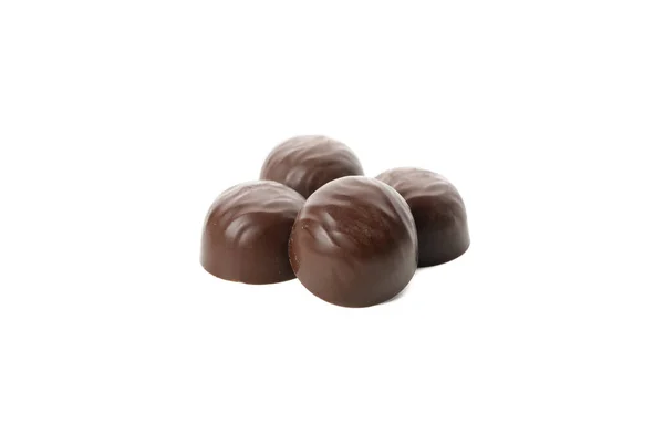 在白色背景上隔离的美味巧克力糖果 — 图库照片