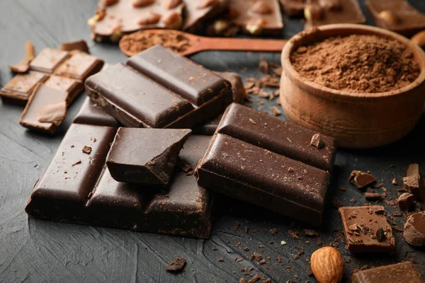 Schokolade Geschmolzene Schokolade Und Mandeln Auf Schwarzem Hintergrund — Stockfoto