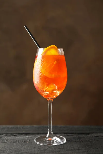 Copo Aperol Spritz Cocktail Fundo Madeira Bebida Verão — Fotografia de Stock