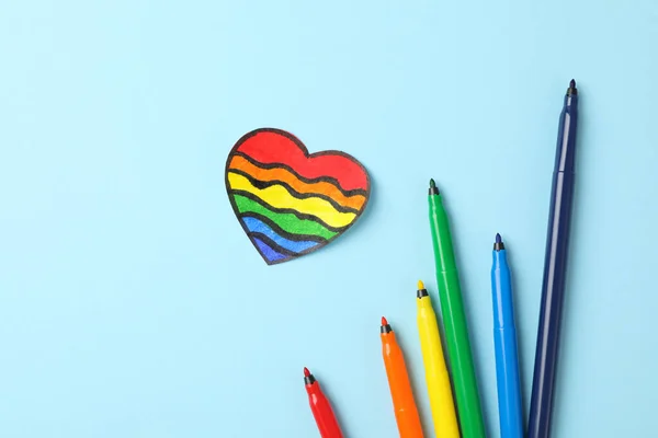 Canetas Lgbt Coração Feltro Ponta Fundo Azul — Fotografia de Stock