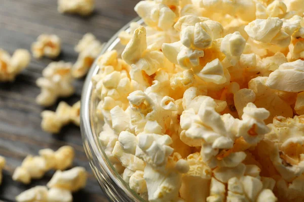 Tigela Com Pipoca Mesa Madeira Comida Para Assistir Cinema — Fotografia de Stock