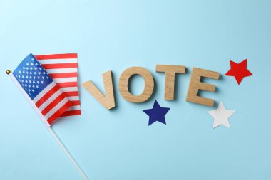 Amerikan bayrağı, kelime oyunu ve mavi arkaplanda yıldızlar
