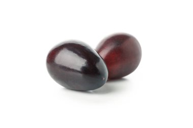 Taze olgun üzüm, beyaz arkaplanda izole.