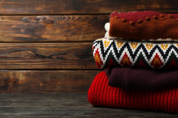 배경에 문자가 들어갈 수있는 공간에 스웨터 — 스톡 사진