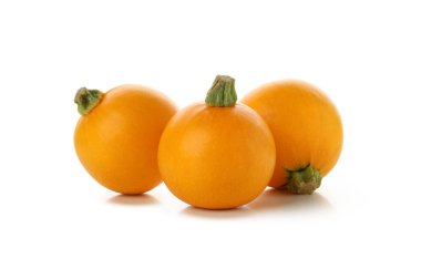 Beyaz zemin üzerinde izole edilmiş taze yuvarlak kabak.