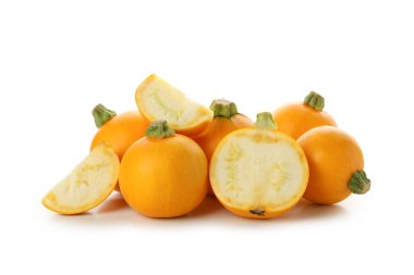 Beyaz zemin üzerinde izole edilmiş taze yuvarlak kabak.