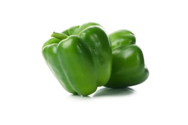 Taze Yeşil Biber Beyaz Arkaplanda İzole Edildi