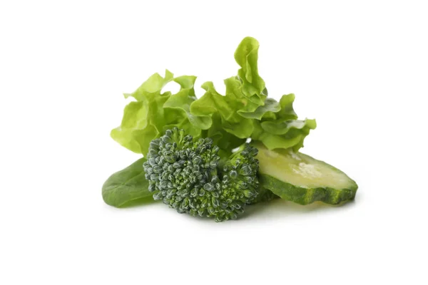 Insalata Cetrioli Broccoli Spinaci Isolati Fondo Bianco — Foto Stock