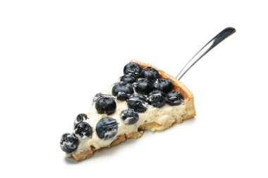 Beyaz arkaplanda yaban mersinli turta dilimi ile izole edilmiş sppatula