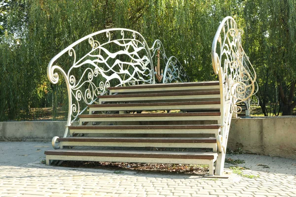 Kleine Brücke Stadtpark Bei Strahlendem Sonnenschein — Stockfoto