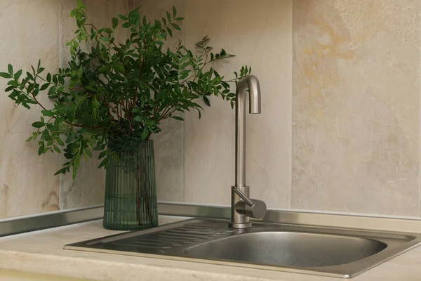 Kitchen Sink Faucet Vase Plant — Stock Photo, Image