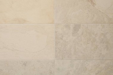 Banyo duvarının açık bej rengi arkaplanı