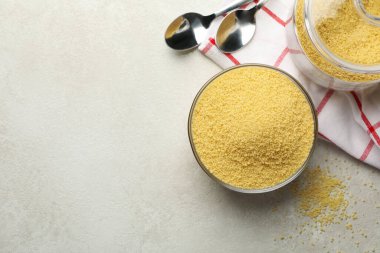 Gri masadaki kuskus ile kahvaltı kavramı