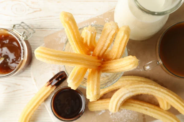 Concepto Almuerzo Dulce Con Churros Sobre Fondo Madera Blanca —  Fotos de Stock