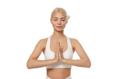 Beyazlı kadın dua ederken yoga yapıyor, yalnız poz veriyor, PNG
