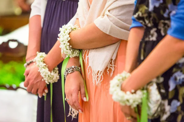 Mooie Bruidsmeisjes Bloem Armband — Stockfoto