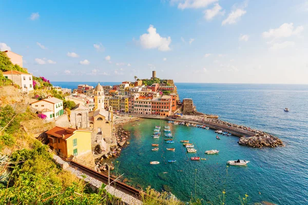 Panoramautsikt Över Havet Och Hamnen Färgglada Byn Vernazza Cinque Terre Stockfoto