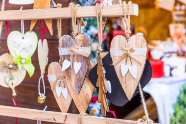 Strazburg, Alsace, Fransa için Noel piyasada renkli süslemeleri.