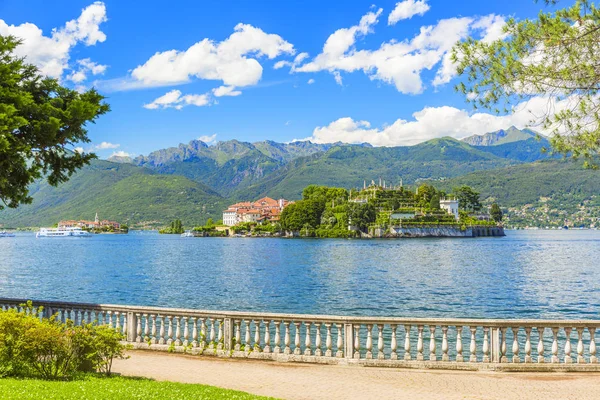 Lago Maggiore en Stresa, norte de Italia — Foto de Stock