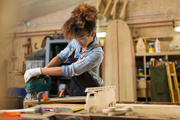 Afro American Woman Craftswoman Working Her Workshop — Stock Photo, Image