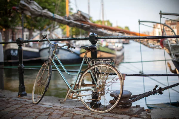 Bicicletas Las Calles Holandesas — Foto de Stock